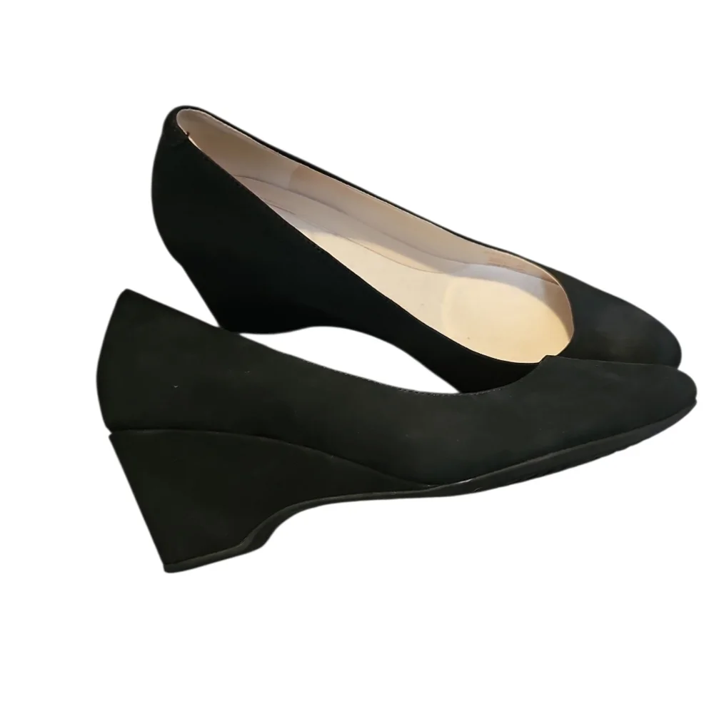 Cole Haan The GO TO Black Wedge Pumps SZ 7.5 New